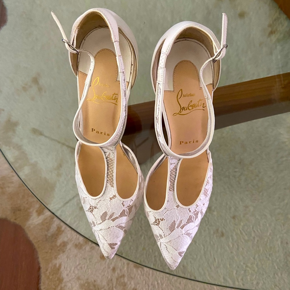 Authentic Christian Louboutin Salonu T-Strap